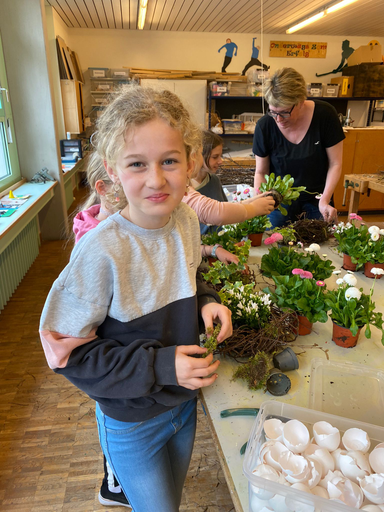 Blumen machen Freude - Osternest gestalten