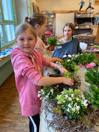 Blumen machen Freude - Osternest gestalten