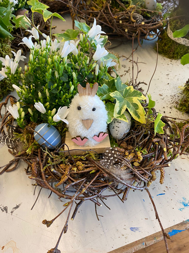 Blumen machen Freude - Osternest gestalten
